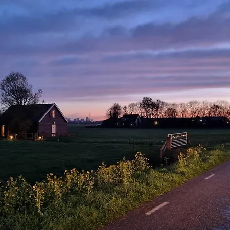 Ferienhaus Farmers Lodge, A With A Skyline View In Rural Amsterdam