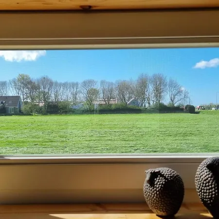 Vakantiehuis Farmers Lodge, A With A Skyline View In Rural