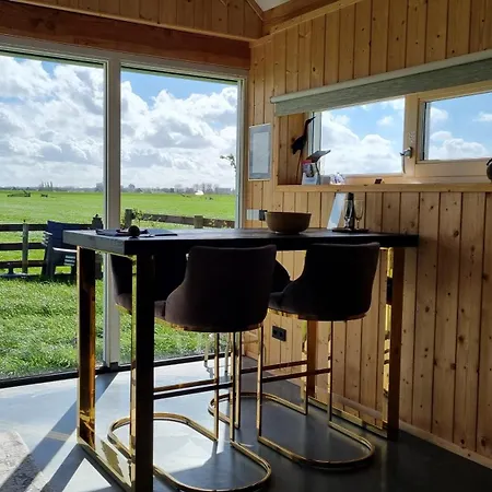 Farmers Lodge, A With A Skyline View In Rural Amszterdam