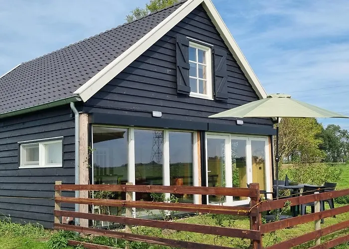Farmers Lodge, A With A Skyline View In Rural Nyaraló